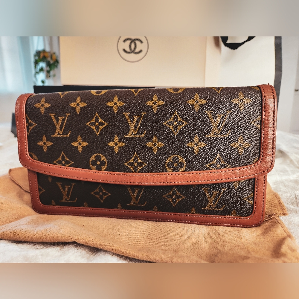 Vintage 1989 Louis Vuitton Pochette Dame